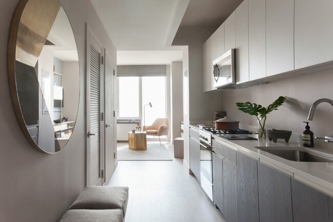 Photo - 28-10 Jackson Ave Unidad 25D