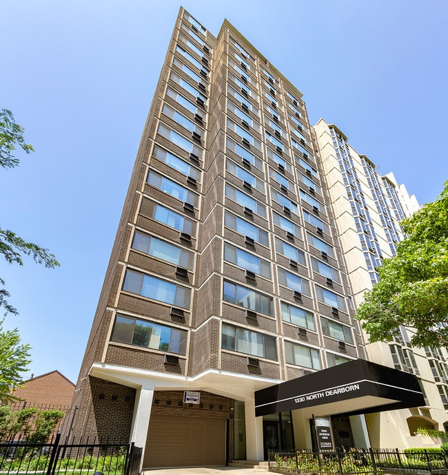 Photo - 1330 N Dearborn