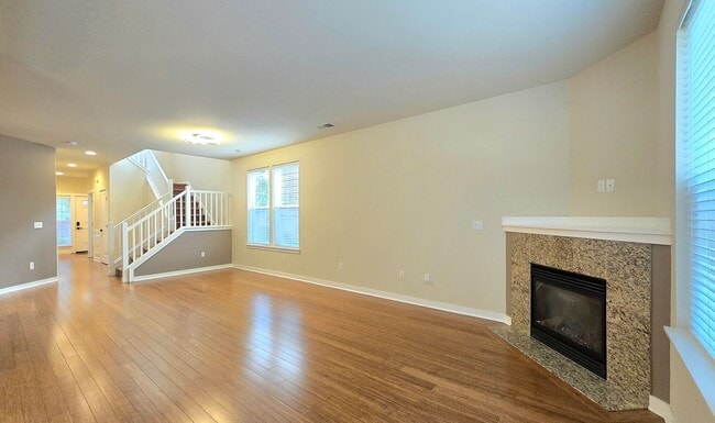 Photo - Bright & Spacious 4-Bedroom Home for Rent ...