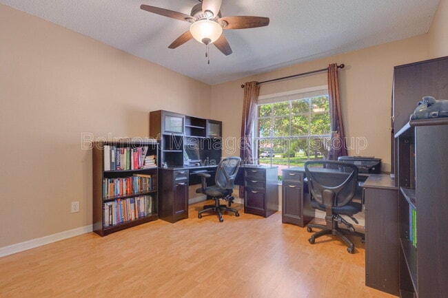 Photo - 1439 Sunningdale Way