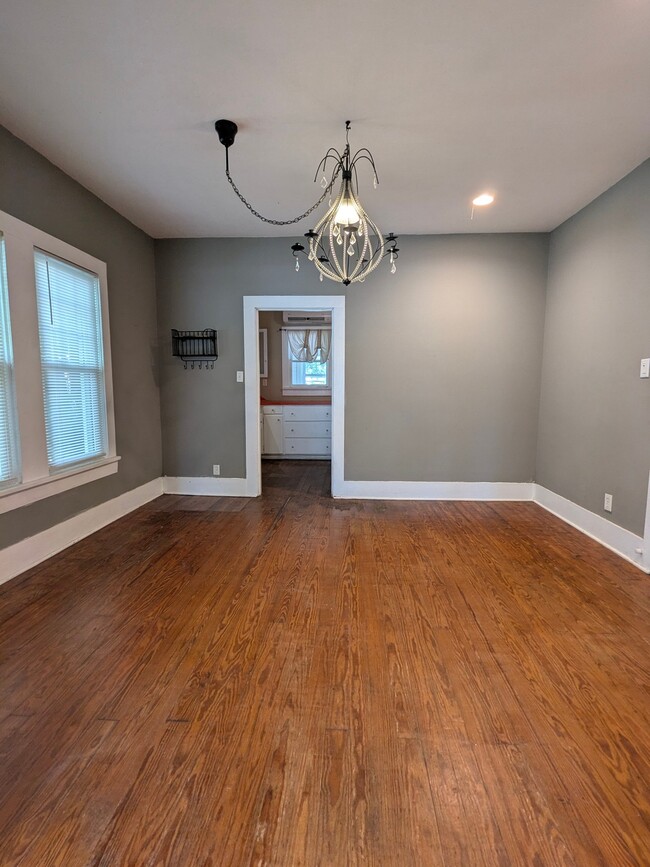 Photo - 885 W Long