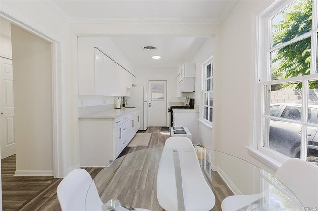 Photo - 13842 Hamlin St