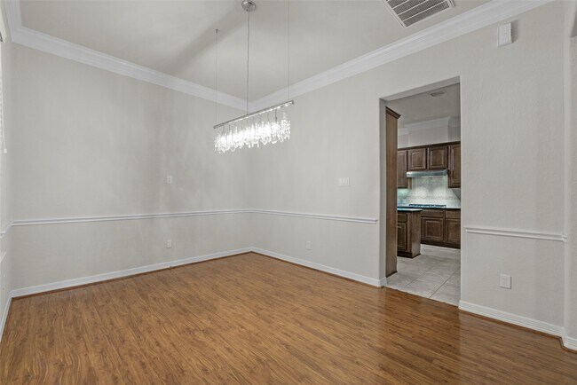 Building Photo - 2919 Royal Oaks Grove