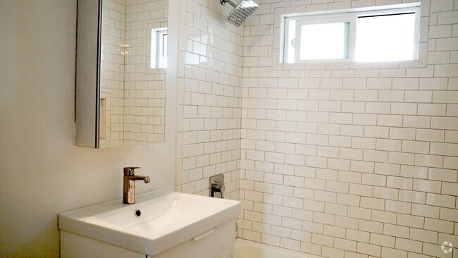 Building Photo - Micheltorena Unit 1619 1/2 Rental