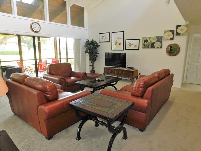 Photo - 70 Joanne Pl