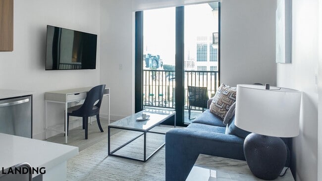 Photo - 1007 S Mint St Unidad 721