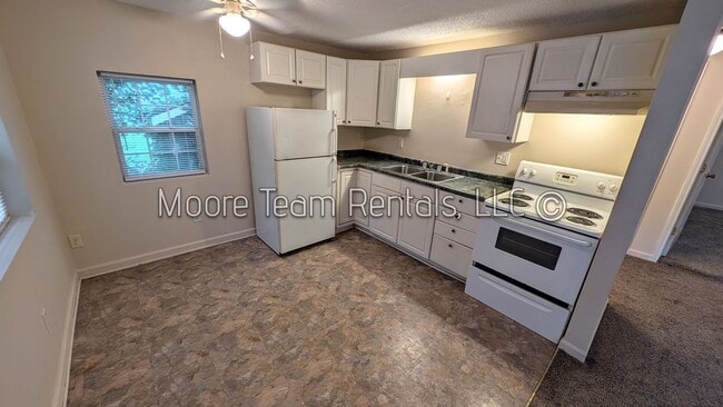Photo - 618 Edgewood Ave Unit B