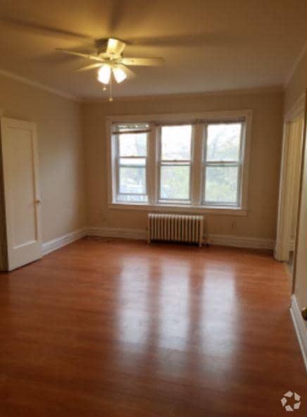 Building Photo - 0 bedroom in Rogers Park IL 60626 Unit 303 Rental