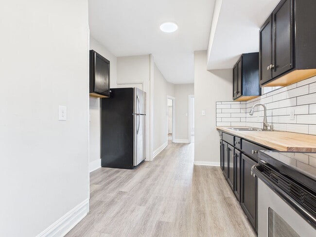 Photo - Spacious 4 Bedroom Single Family on Susquehanna St with Off Street Parking