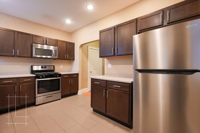 Building Photo - 1286 N 4th St Unit 1288 N. 4th St.