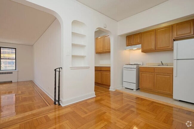 Building Photo - Charming 1-Bedroom Sponsor Unit #2E Rental
