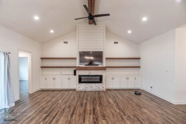 Photo - 3/2/2 Wylie ISD, new and open and beautiful!