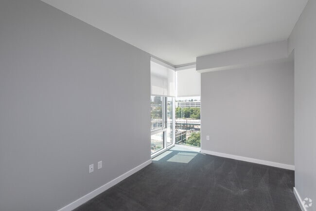 2BR, 2BA - 874 SF, Charles