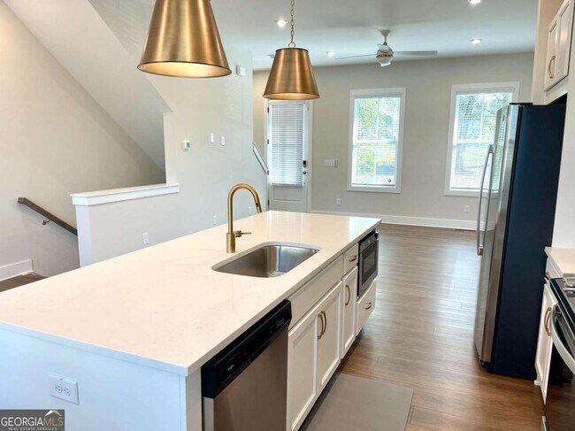 Photo - 1290 Zephyr Blvd SE