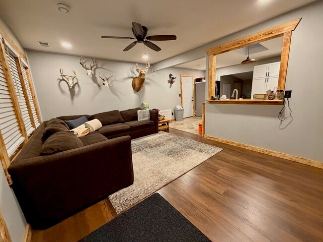 Cozy living room - 18619 S State Route D