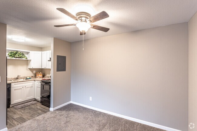 1BR, 1BA - 720 SF