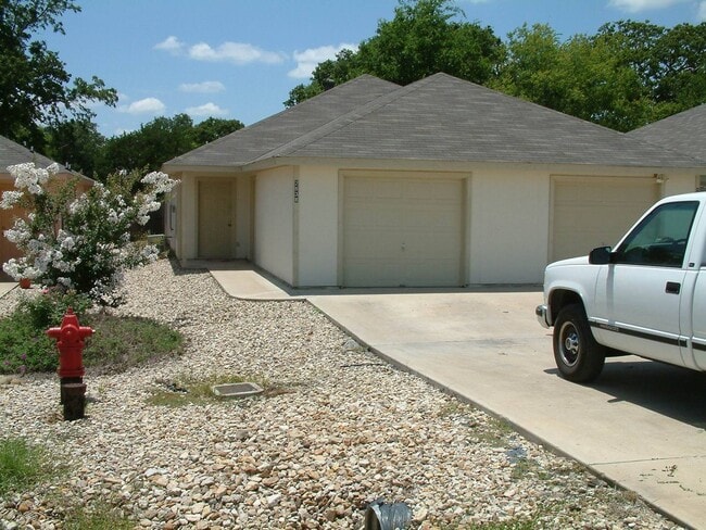 Building Photo - 2836-2838 James Unit 2838