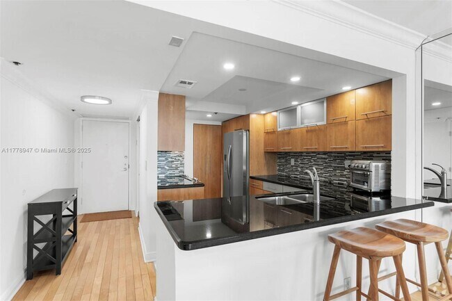 Building Photo - 1717 N Bayshore Dr Unit A-3137 Rental