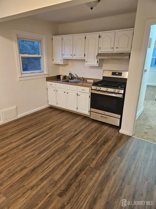 Photo - 33 Avenel St