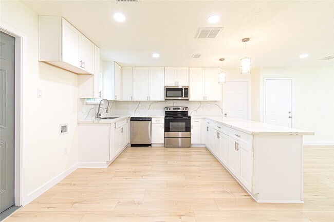 Photo - 13619 Elm Ct