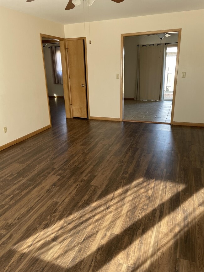 Photo - 114 W 6th St
