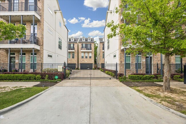 Photo - 1033 Ashland St