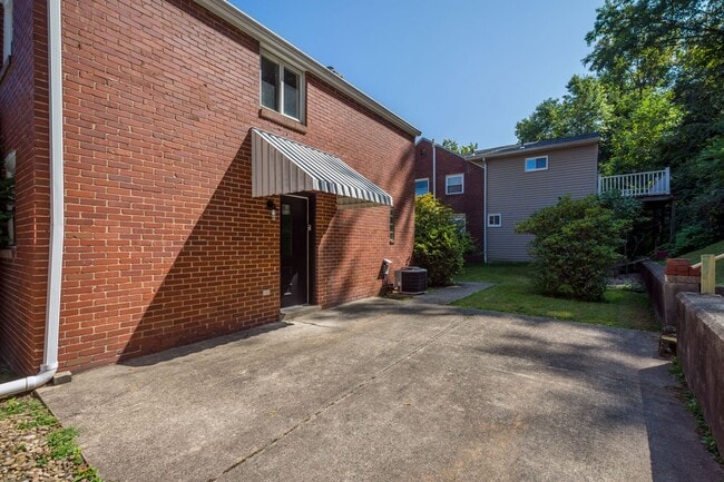 Photo - 5744 Poketa Rd