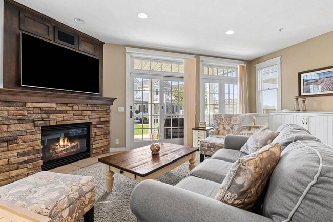 Photo - 807 Lake St Unit SI ID1073561P