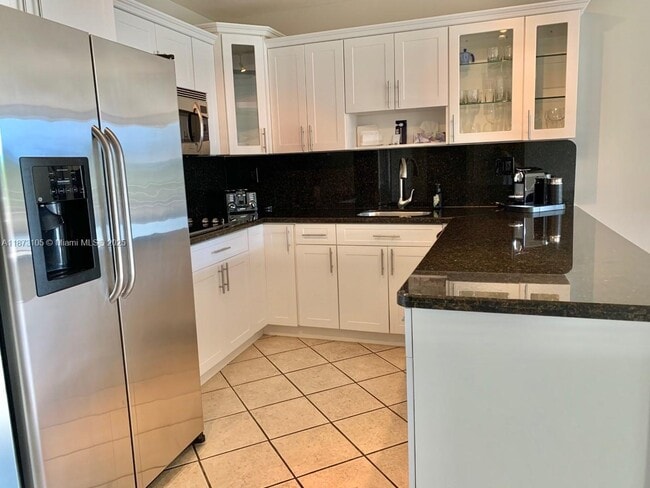 Photo - 500 Three Islands Boulevard Unidad 102