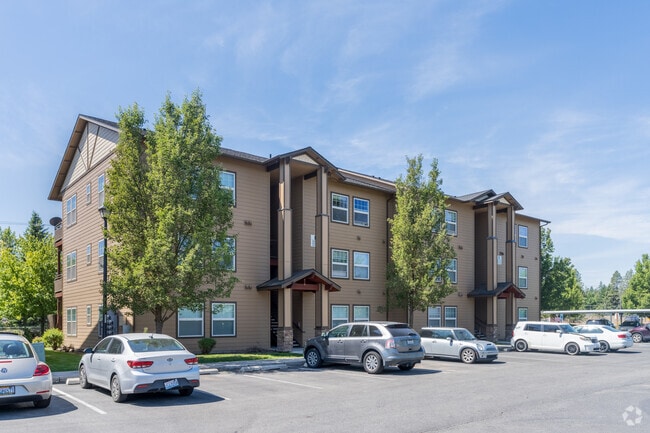 Building Photo - Lakeside Apartments