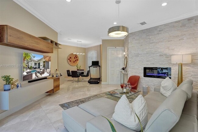 Photo - 1529 Shoreline Way