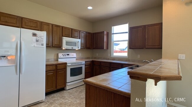 Photo - 3447 Astana Dr