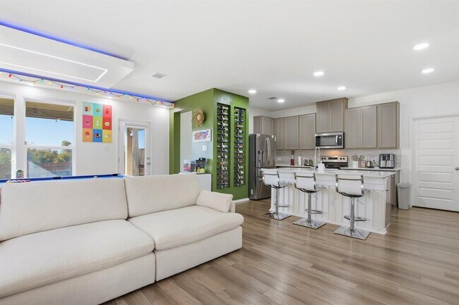 Photo - 102 Whitney Dr