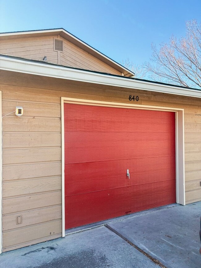 Photo - Cozy 2 bed 2.5 bath in a 4 plex