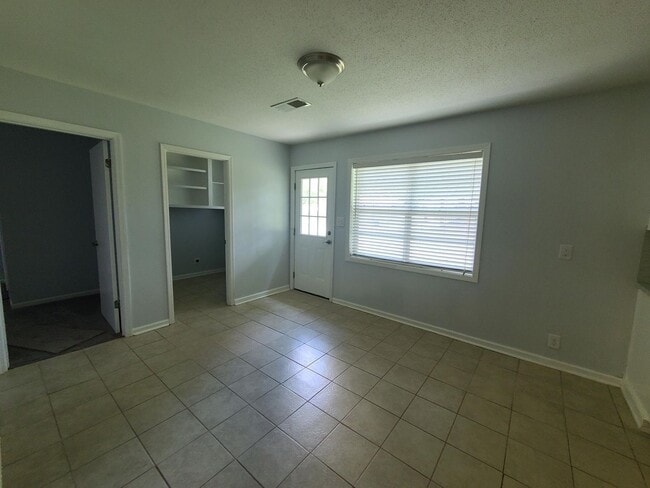 Photo - 4 Bedrooms 2.5 Baths, North Columbus