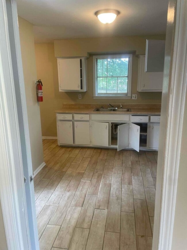 Photo - 4 Success Realty is now offering this 3 be...