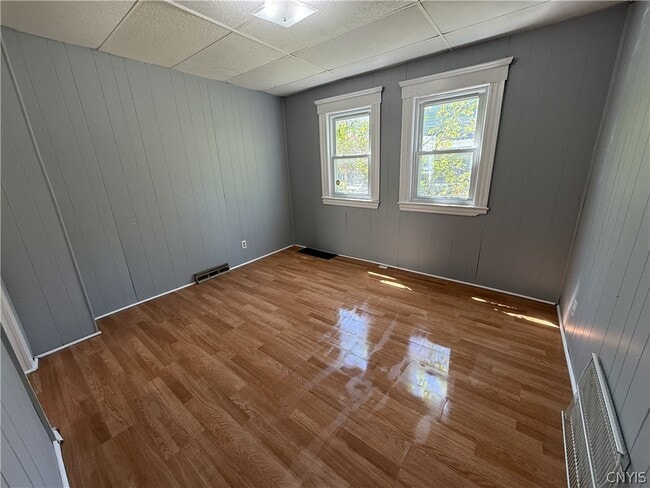 Photo - 154 Seeley Ave
