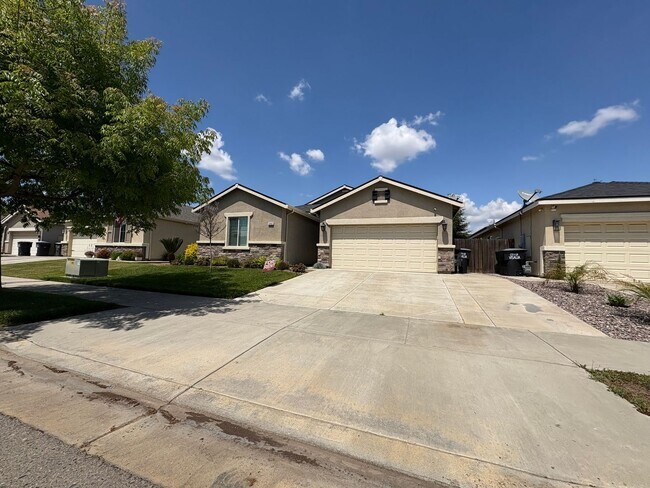 SE Visalia home Rent Ready! - SE Visalia home Rent Ready!