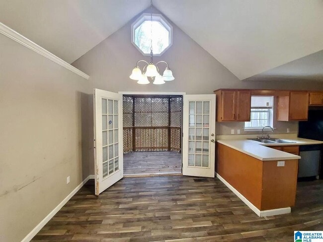 Photo - 620 15th Ave NW