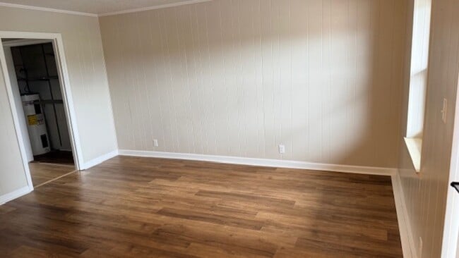 Photo - Maryville 37803 - Newly Remodeled, 1 bedroom, 1 bath Apartment - Contact Troy Adams (865) 233-6949