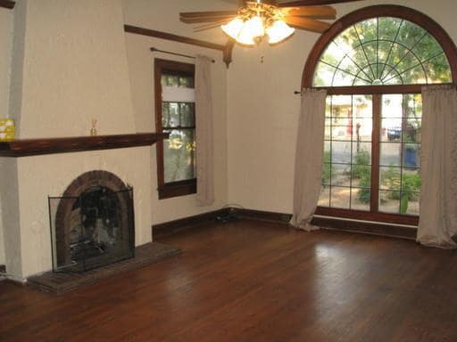 Building Photo - 2830 San Gabriel St