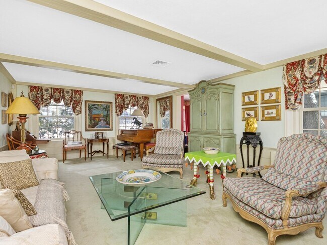 Photo - 345 Clinton Rd