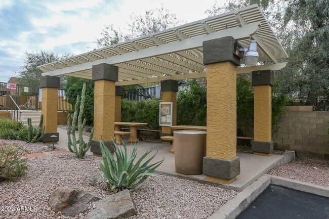 Photo - 2014 N 51st Way