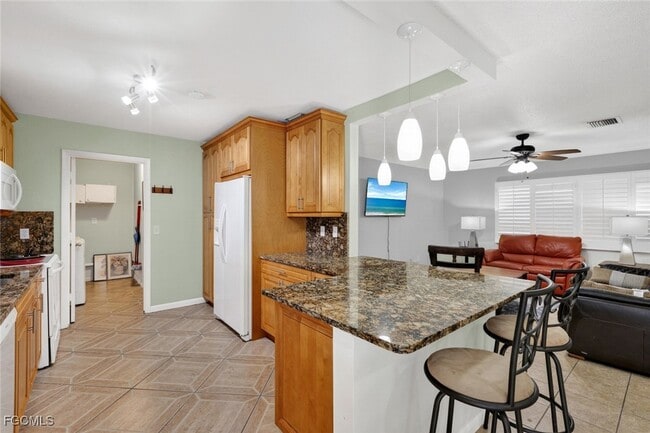 Photo - 211 S Lake Dr