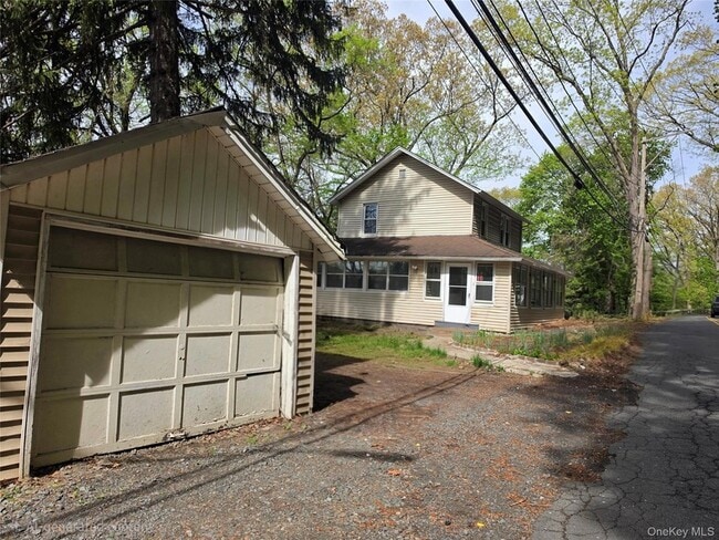 Photo - 60 S Greenbush Rd