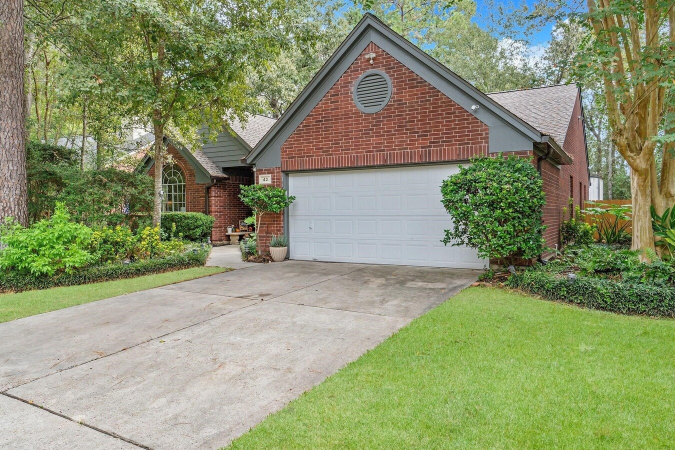 Photo - 43 E Trillium Cir