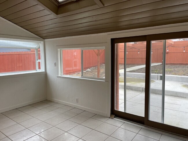 Photo - Adorable 2 bed/1 bath home in quiet neighb...