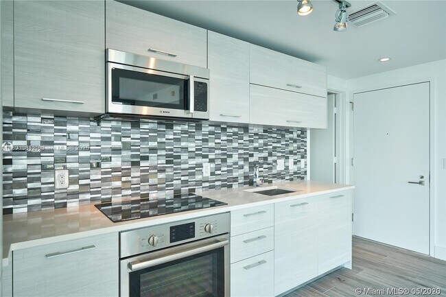 Photo - 650 NE 32nd St Unit 1208
