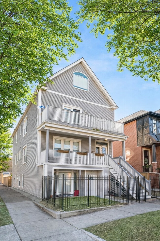 Building Photo - 1901 W Fletcher St