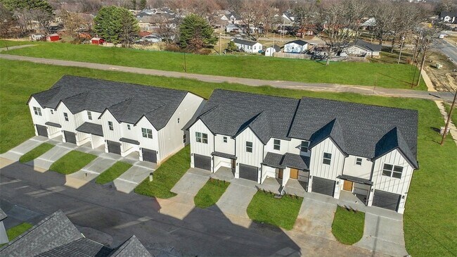 Photo - 1711 Cuppett Cir